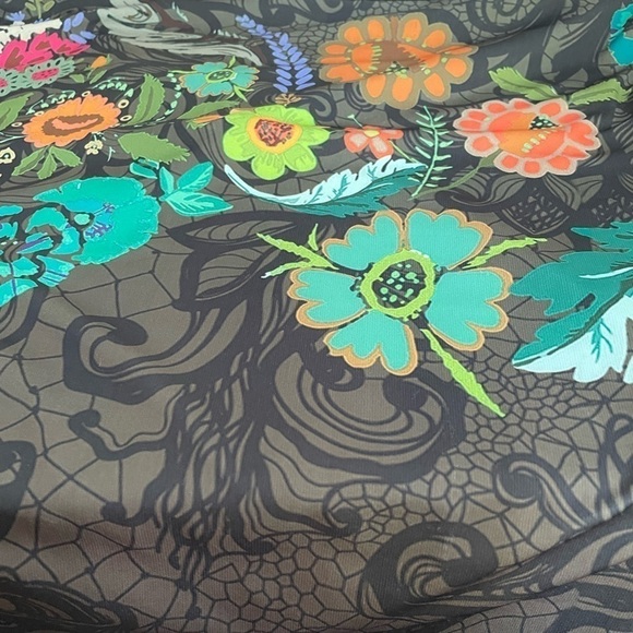 Lily by Firmiana women’s long sleeve Cowl neck Tunic/ blouse. Brawn floral print - Picture 6 of 6